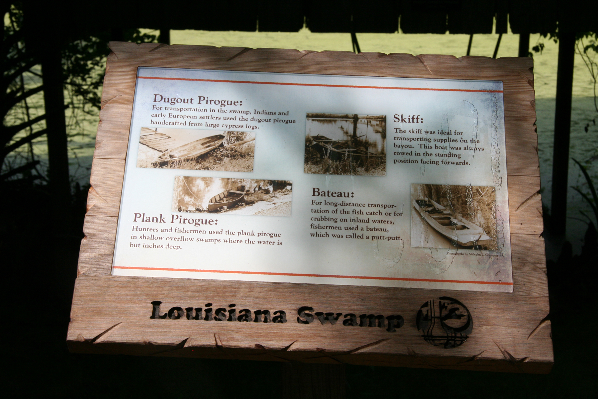 traditionelle Sumpfboote: Pirogen, Skiffs und Bateaus/traditional swamp boats: Pirogues, skiffs, and bateaus